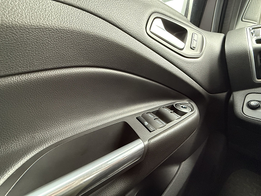 Ford Kuga Titanium, 2014 года, пробег 130486 км