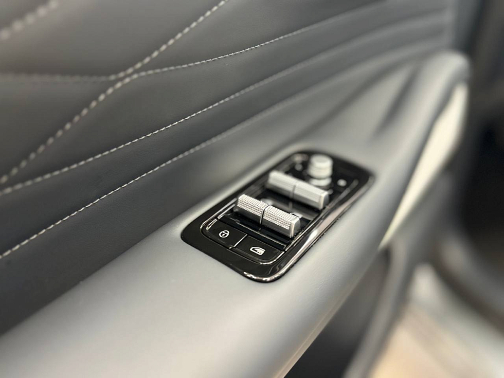 Geely EX5 Гибрид Макс EM-i, серый
