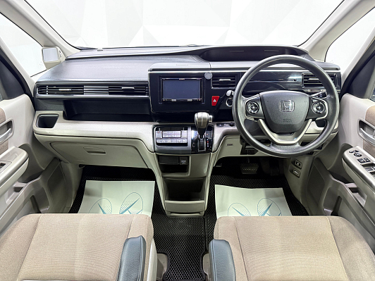 Honda Stepwgn, 2016 года, пробег 163270 км