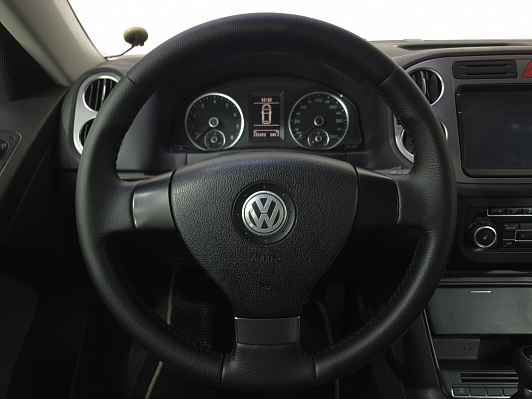 Volkswagen Tiguan Trend&Fun, 2009 года, пробег 215365 км