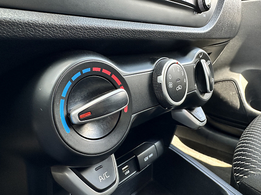 Kia Rio Comfort, 2019 года, пробег 114800 км