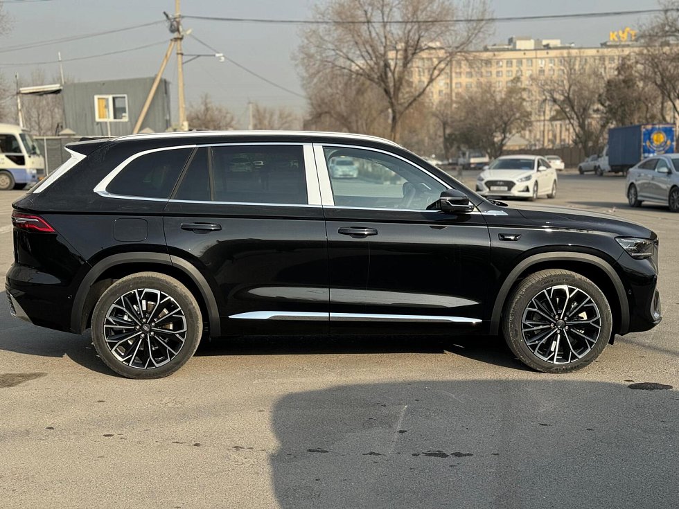 Geely Monjaro Люкс, черный