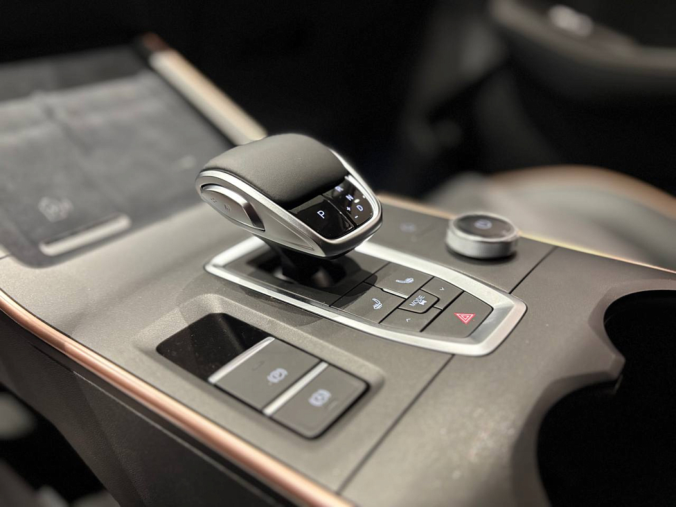 Omoda C5 Актив, серебряный