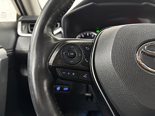 Toyota RAV4 Комфорт, 2020 года, пробег 105140 км