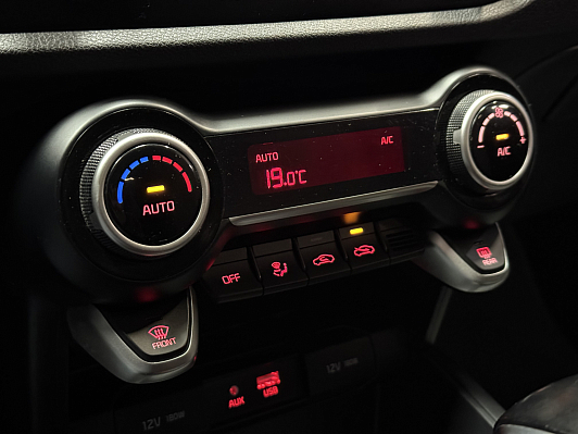 Kia Rio, 2019 года, пробег 97000 км