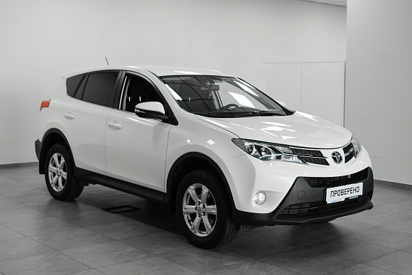 Toyota RAV4, 2015 года, пробег 122000 км