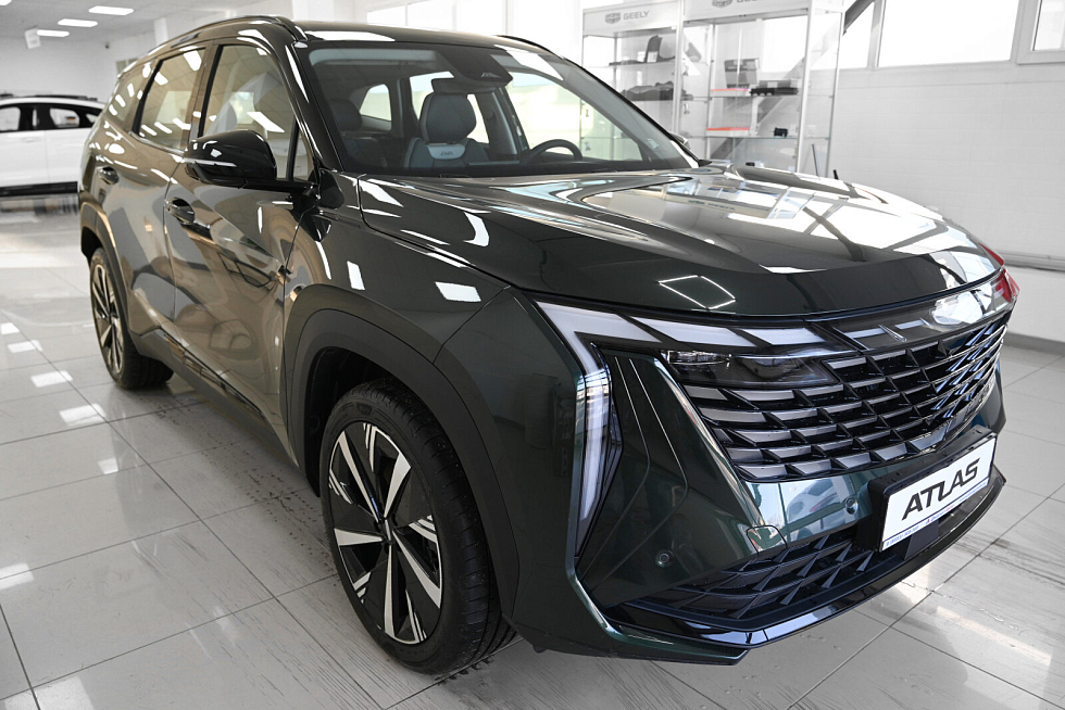 Geely Atlas Люкс, зеленый