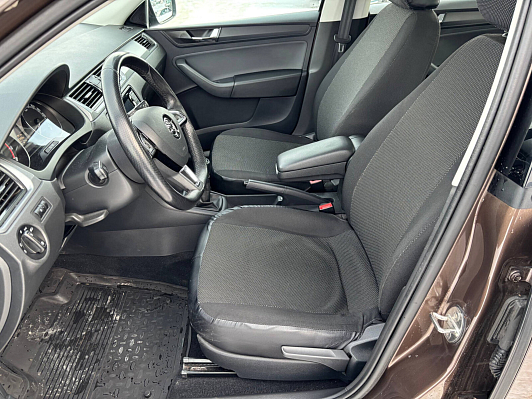 Skoda Rapid Hockey Edition Ambition, 2017 года, пробег 97000 км