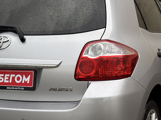 Toyota Auris, 2011 года, пробег 232507 км