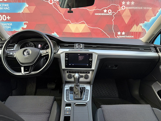 Volkswagen Passat Comfortline, 2018 года, пробег 242000 км