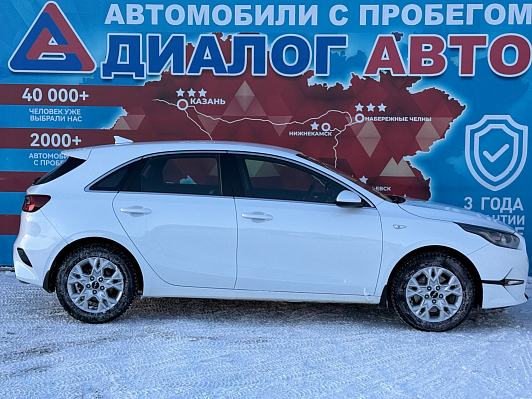 Kia Ceed Luxe, 2023 года, пробег 31000 км
