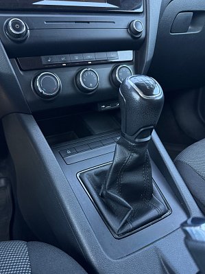 Skoda Octavia Ambition, 2016 года, пробег 160899 км