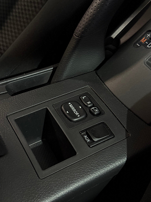 Toyota RAV4, 2011 года, пробег 180000 км