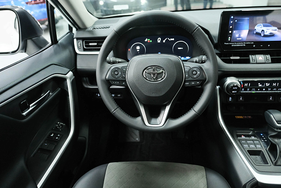 Toyota RAV4, 2025 года, пробег 142 км