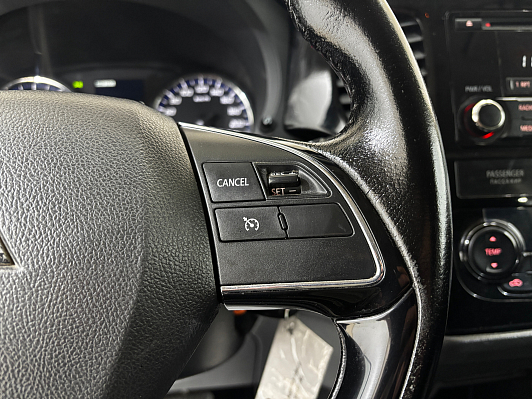 Mitsubishi Outlander Invite, 2015 года, пробег 182216 км