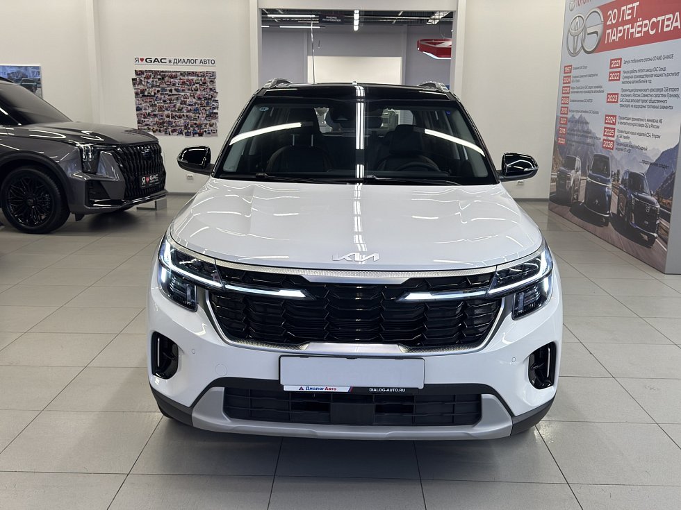 Kia Seltos Premium Edition, белый