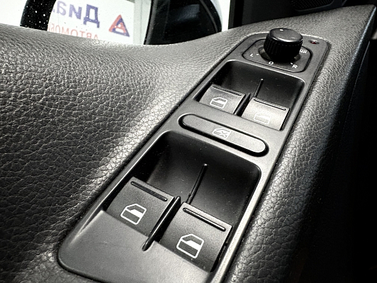 Volkswagen Tiguan, 2009 года, пробег 178244 км