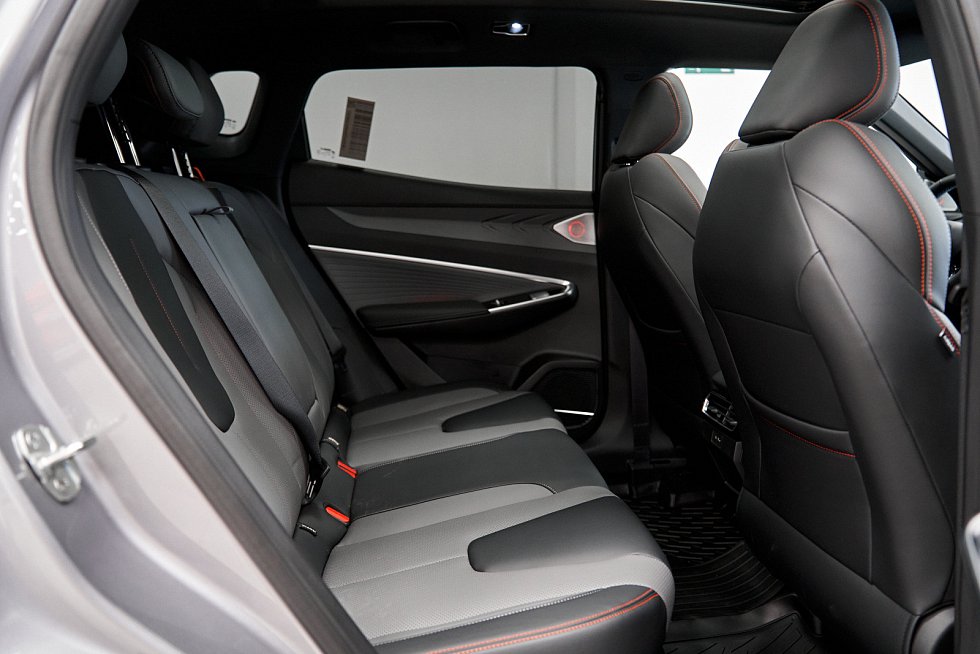 Geely Cityray Флагман, серебряный