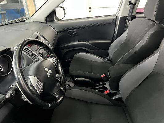 Mitsubishi Outlander Instyle, 2011 года, пробег 256000 км