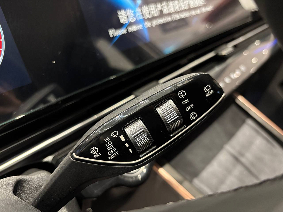 Omoda C5 Ultimate, серебряный