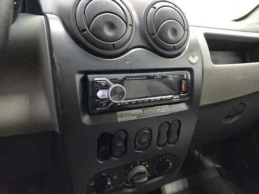 Renault Sandero Authentique, 2012 года, пробег 241245 км