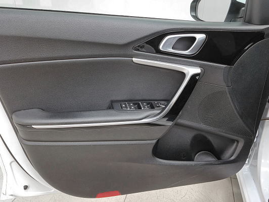Kia Ceed Prestige, 2020 года, пробег 162115 км