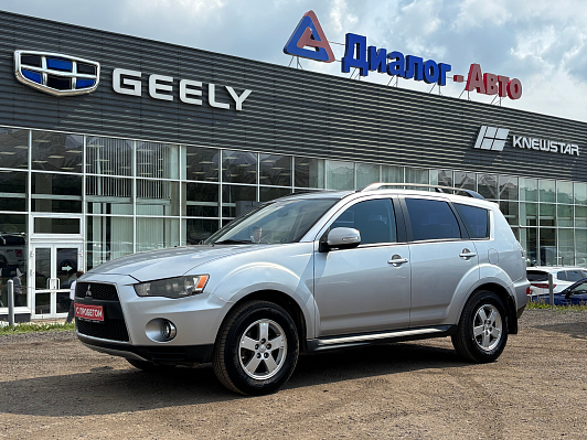 Mitsubishi Outlander Intense, 2011 года, пробег 216088 км