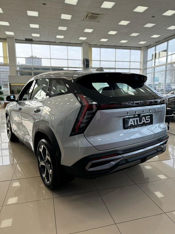 Geely Atlas Люкс, серебряный