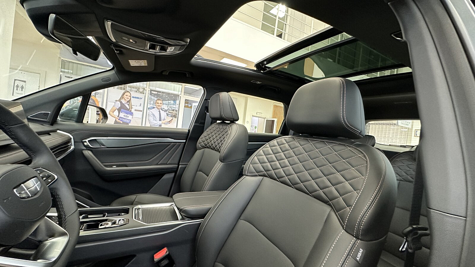 Geely Okavango Флагман, серый