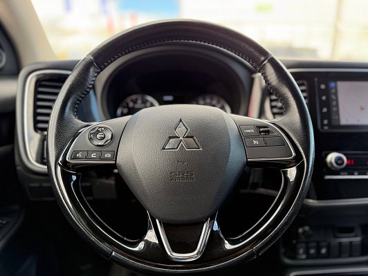 Mitsubishi Outlander Intense+, 2021 года, пробег 165000 км