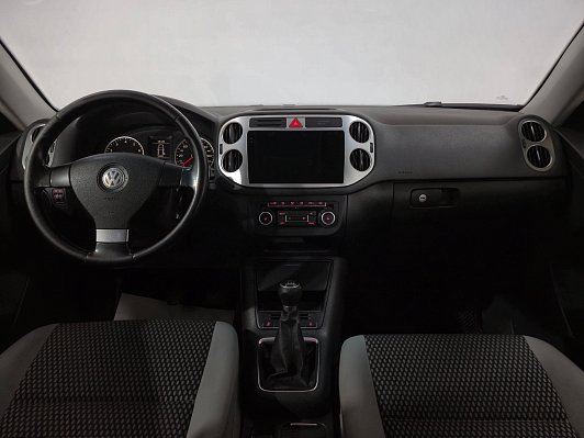Volkswagen Tiguan Trend&Fun, 2010 года, пробег 219200 км