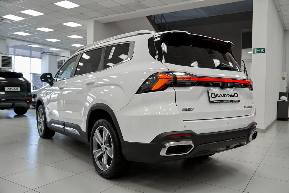 Geely Okavango Flagship, белый