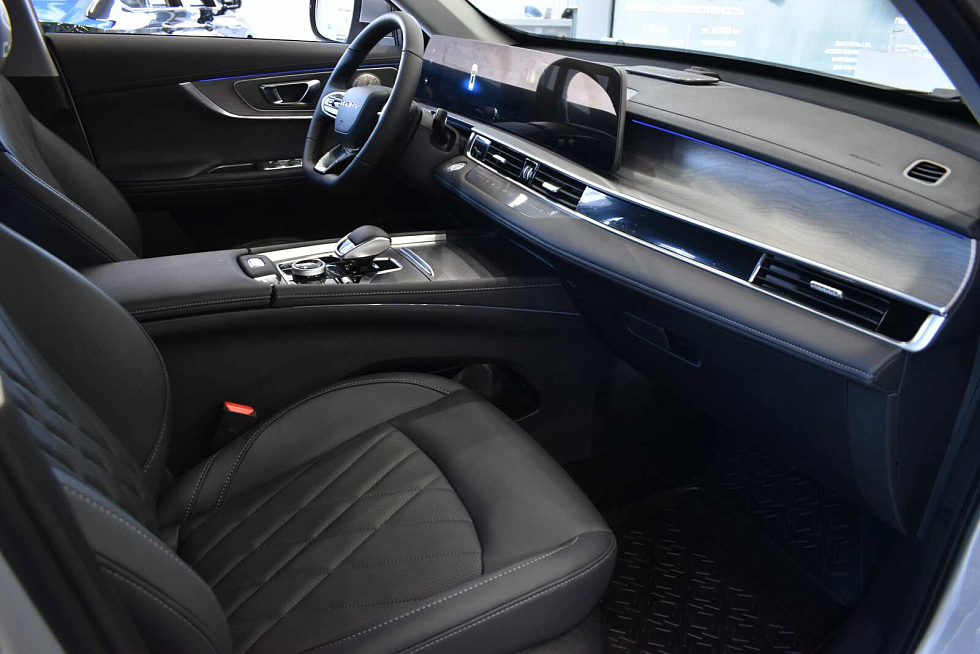 Chery Tiggo 8 Pro Max Ultimate 4WD, серебряный