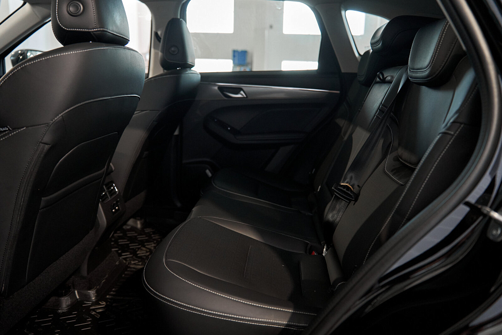Haval Jolion Премиум, черный