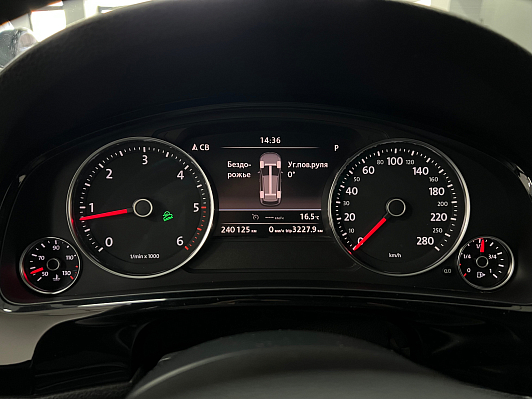 Volkswagen Touareg, 2014 года, пробег 240089 км
