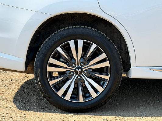 Mitsubishi Outlander Invite, 2022 года, пробег 30207 км
