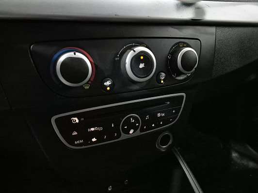 Renault Fluence, 2010 года, пробег 299691 км