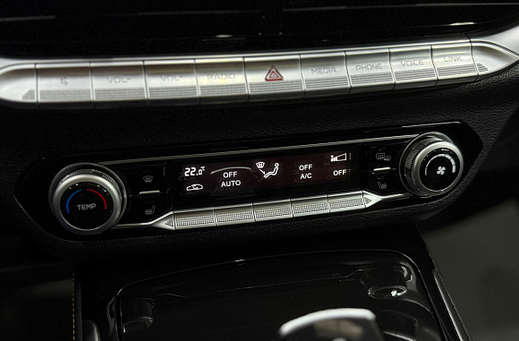 FAW Bestune T77 Prestige Plus (DCT), 2022 года, пробег 20633 км