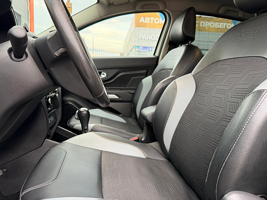 Lada (ВАЗ) XRAY Luxe Prestige (2018-2021), 2019 года, пробег 148000 км