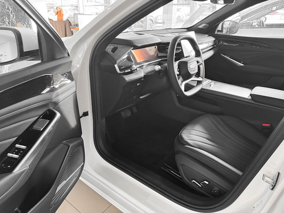 Geely Preface Флагман, белый