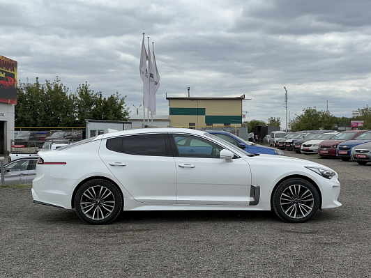 Kia Stinger Luxe, 2019 года, пробег 130395 км