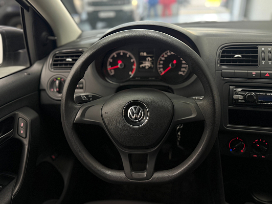 Volkswagen Polo Comfortline, 2017 года, пробег 140982 км