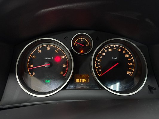 Opel Astra, 2014 года, пробег 182340 км