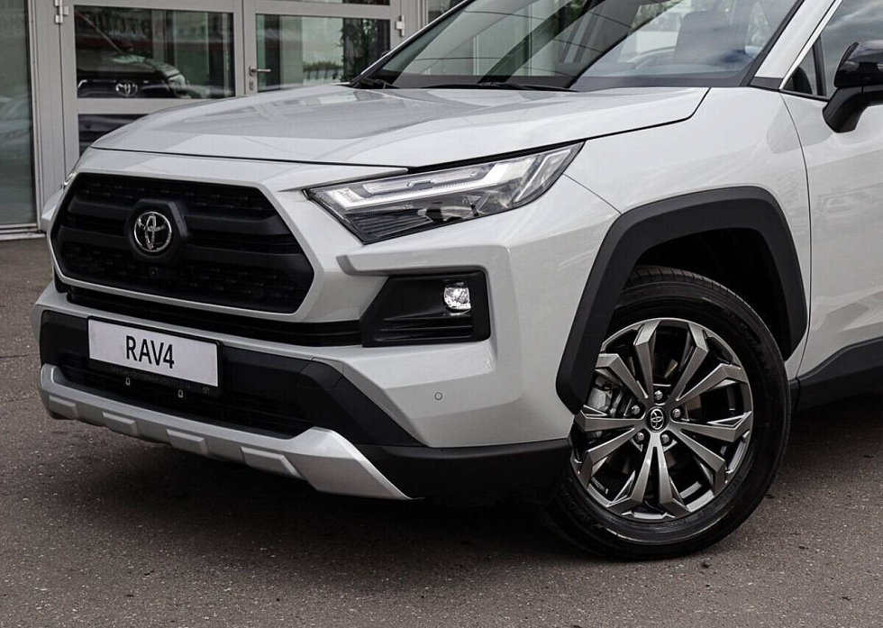 Toyota RAV4 Adventure, белый