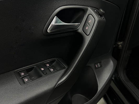 Volkswagen Polo Comfortline, 2019 года, пробег 180000 км