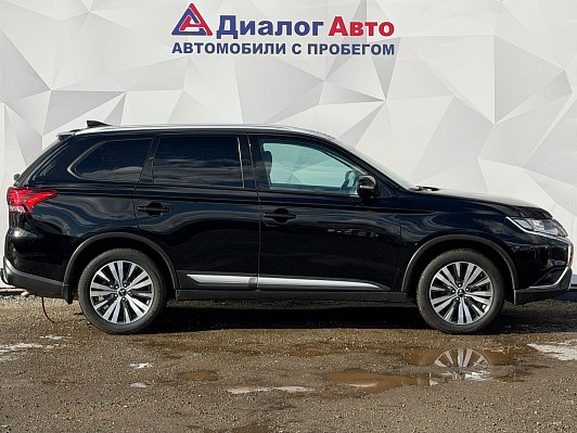 Mitsubishi Outlander Intense+, 2021 года, пробег 165000 км